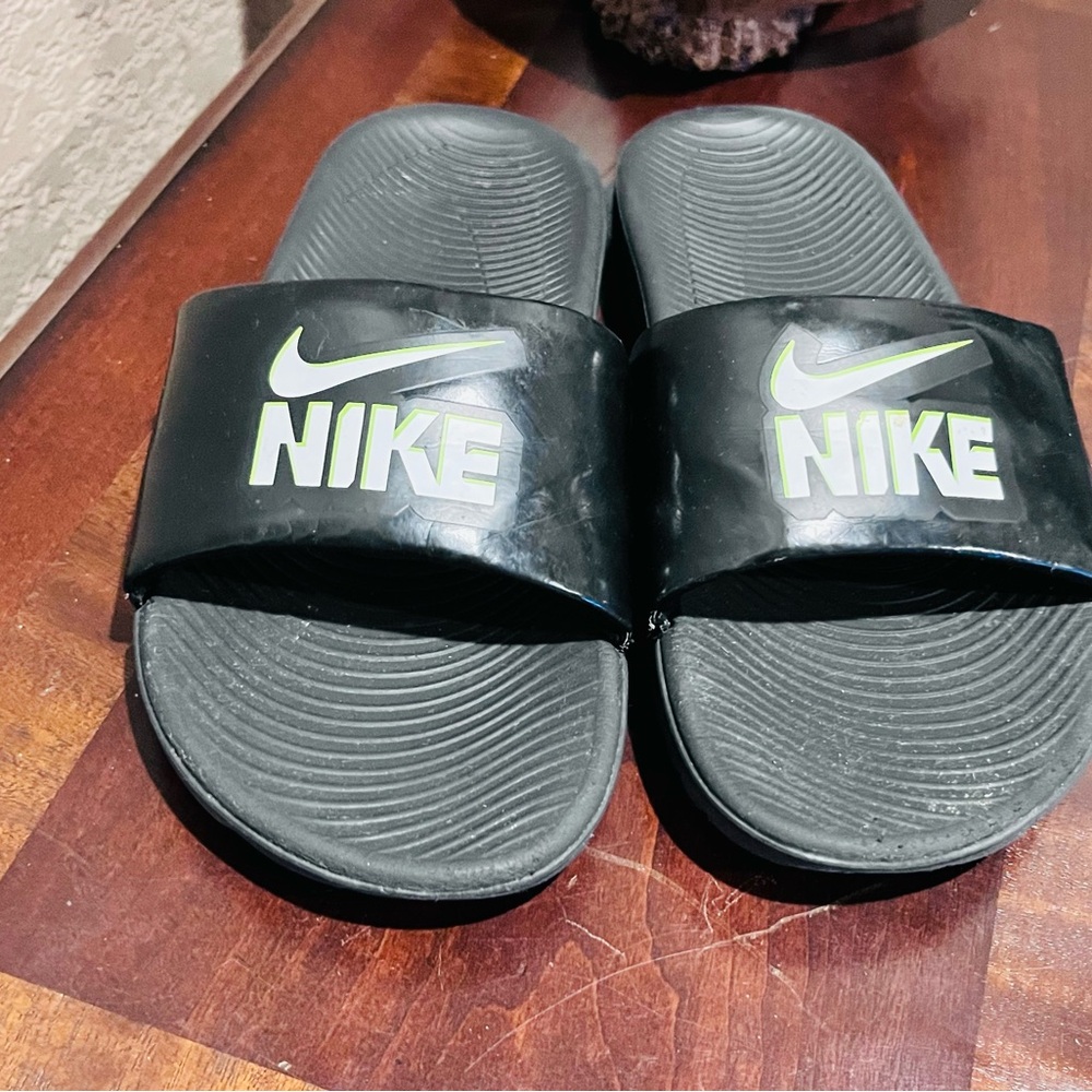 Nike Black and White Slide Sandals - Picture 7 of 7